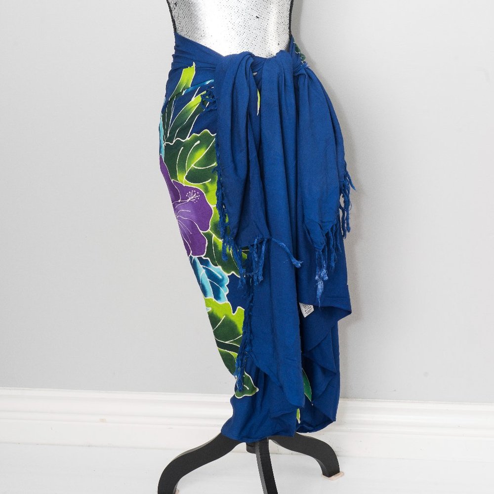 NWOT Blue batik sarong